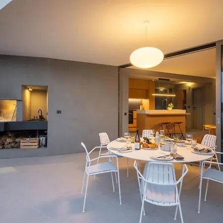 Seaview And Pool House Manu *