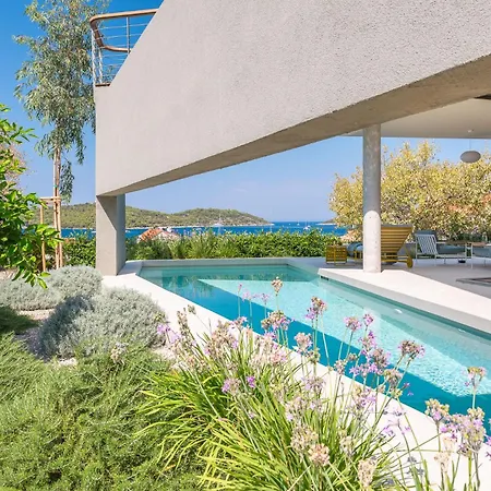 Seaview And Pool House Manu וילה וויס