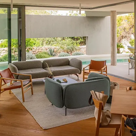 Seaview And Pool House Manu וילה